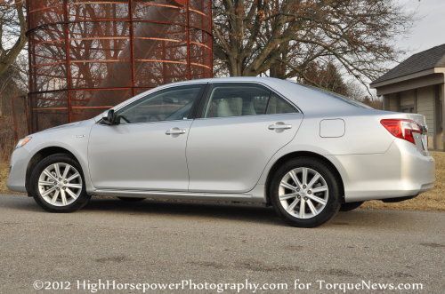 The side profile of the 2012 Toyota Camry Hybrid XLE | Torque News